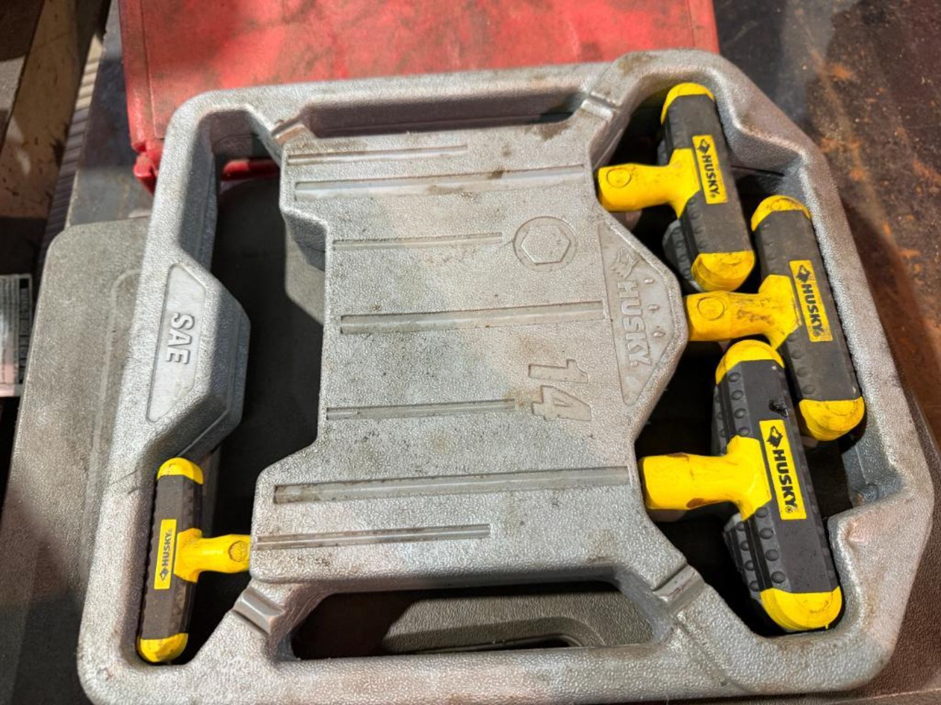 Row of Tools - Image 8 of 10