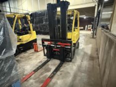 2018 8,000 POUND LB. HYSTER MODEL S80FT FORKLIFT WITH SIDESHIFT AND FORK POSITIONING