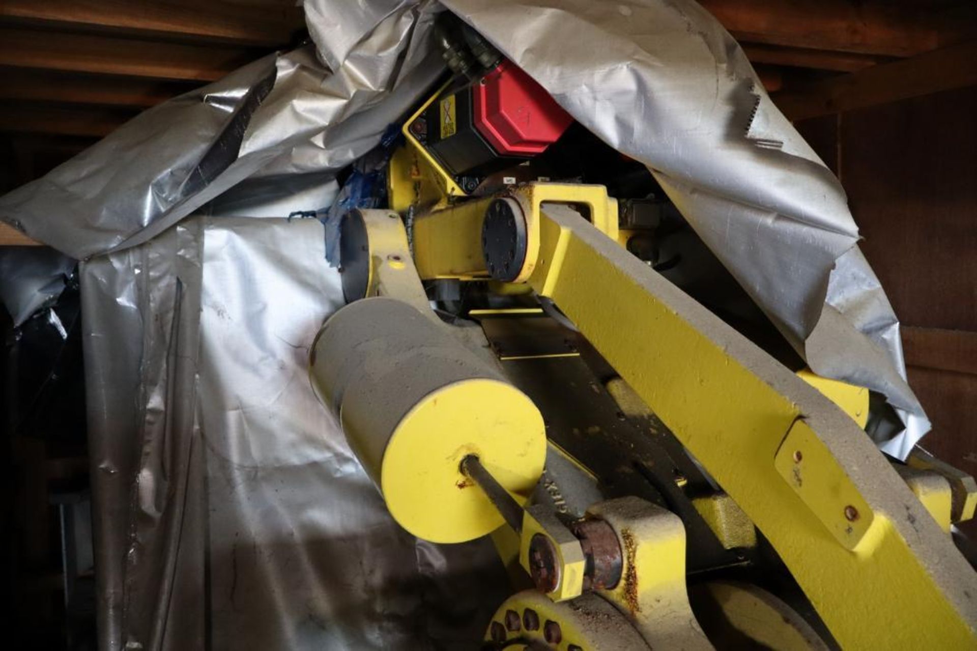 Fanuc DYU 3000/2600 6-Axis Robotic Arm with Fanuc A05B Control Cabinet S/N E96Z00190 (In Crate) - Image 2 of 6
