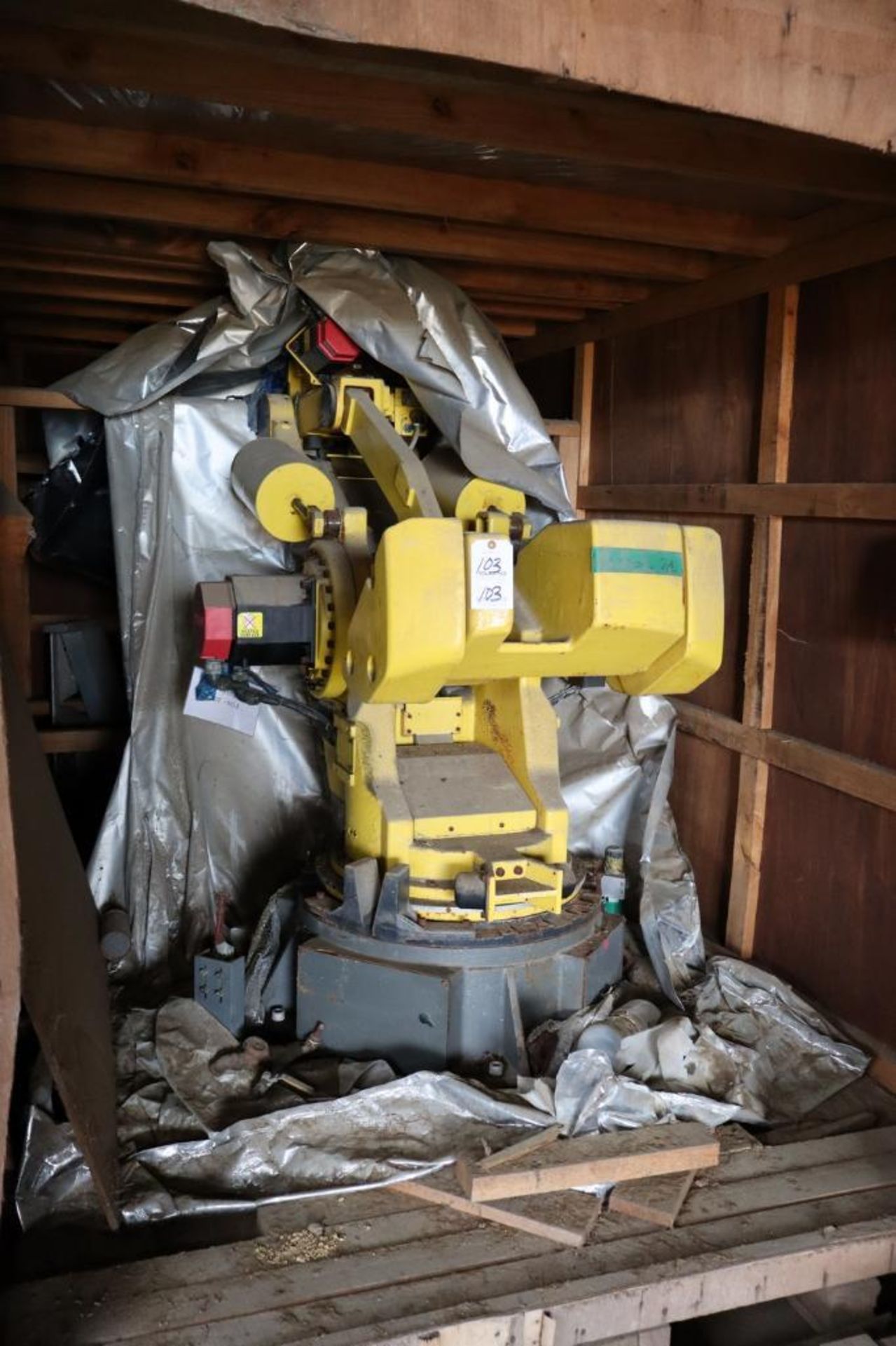 Fanuc DYU 3000/2600 6-Axis Robotic Arm with Fanuc A05B Control Cabinet S/N E96Z00190 (In Crate)