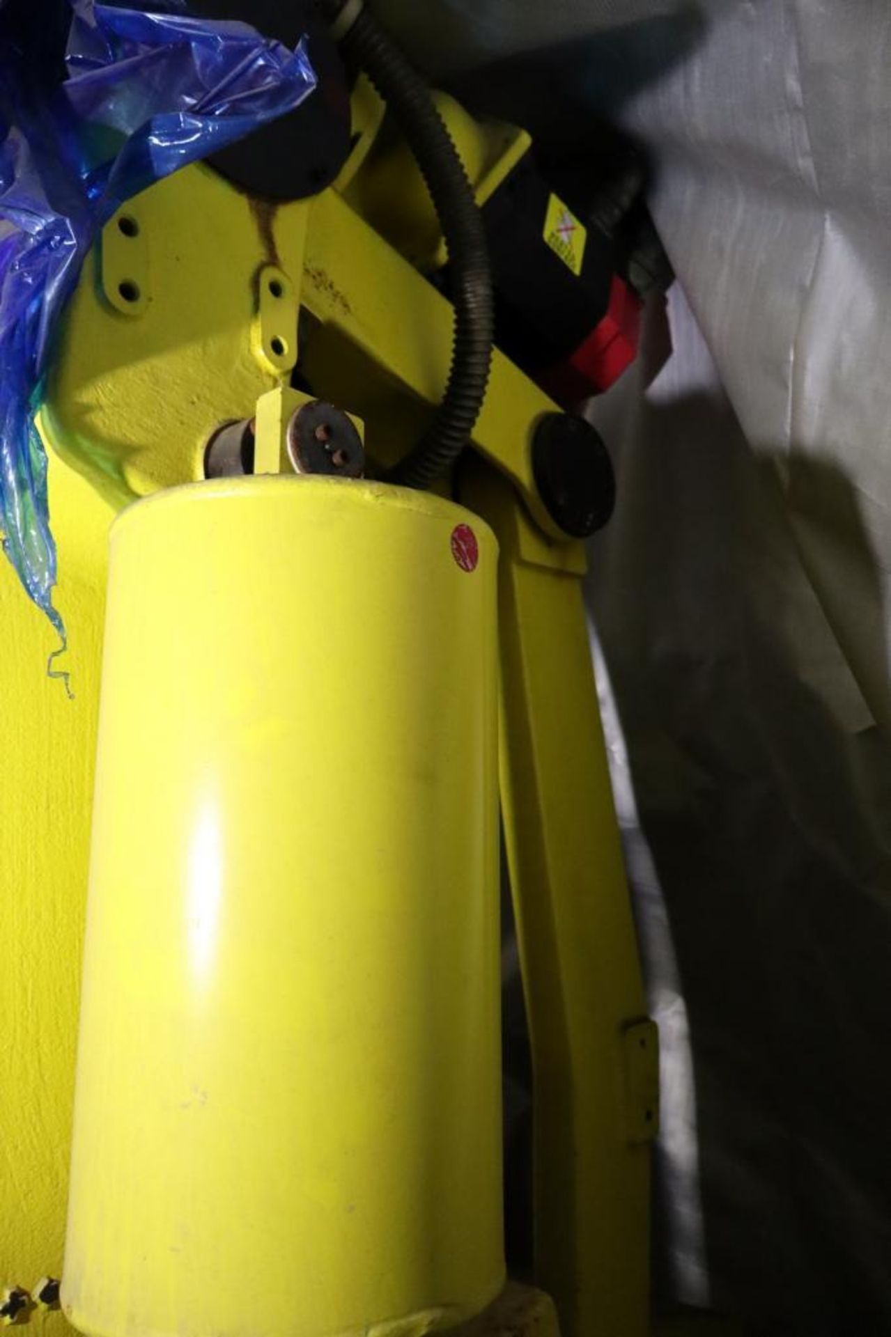 Fanuc DYU 3000/2600 6-Axis Robotic Arm with Fanuc A05B Control Cabinet S/N E96Z00007 (In Crate) - Image 3 of 8