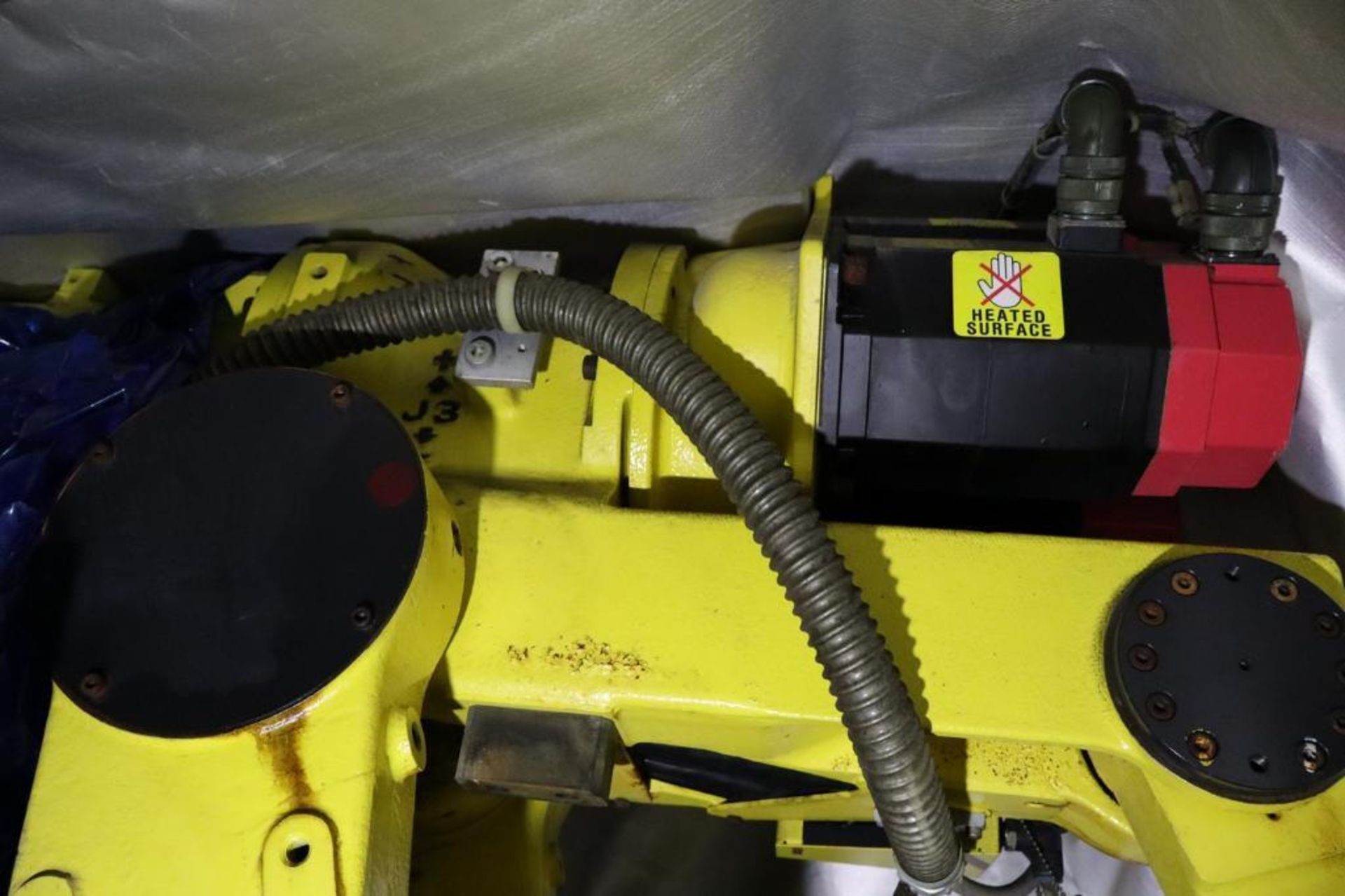 Fanuc DYU 3000/2600 6-Axis Robotic Arm with Fanuc A05B Control Cabinet S/N E96Z00007 (In Crate) - Image 4 of 8