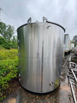 1992 Walker 2000 Gallon Stainless Steel Tank