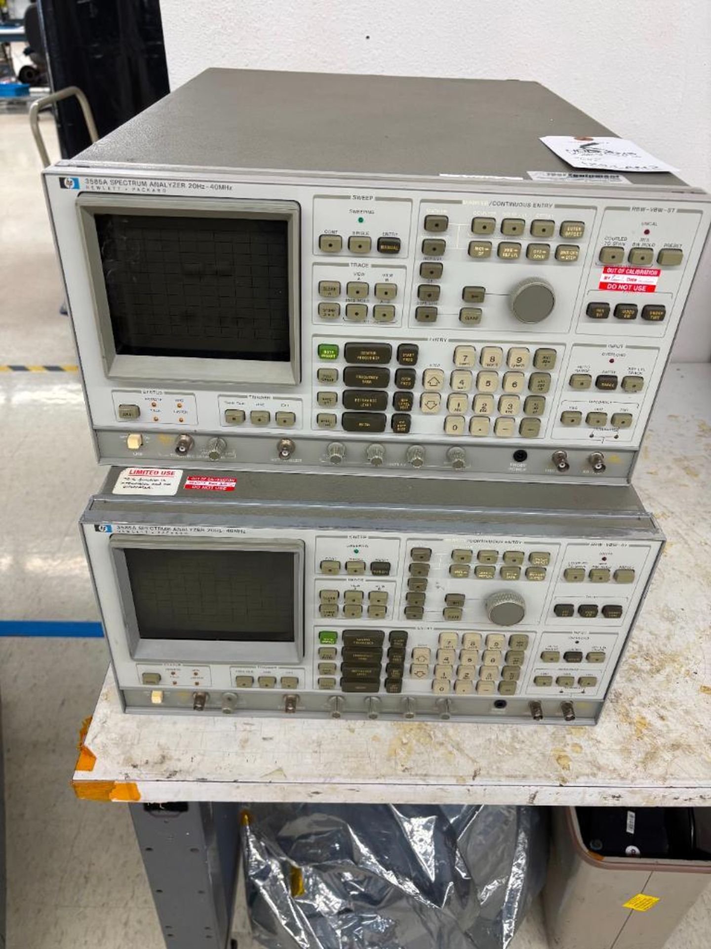 (2) HP 3585A Spectrum Analyzer 20 Hz-40 MHz