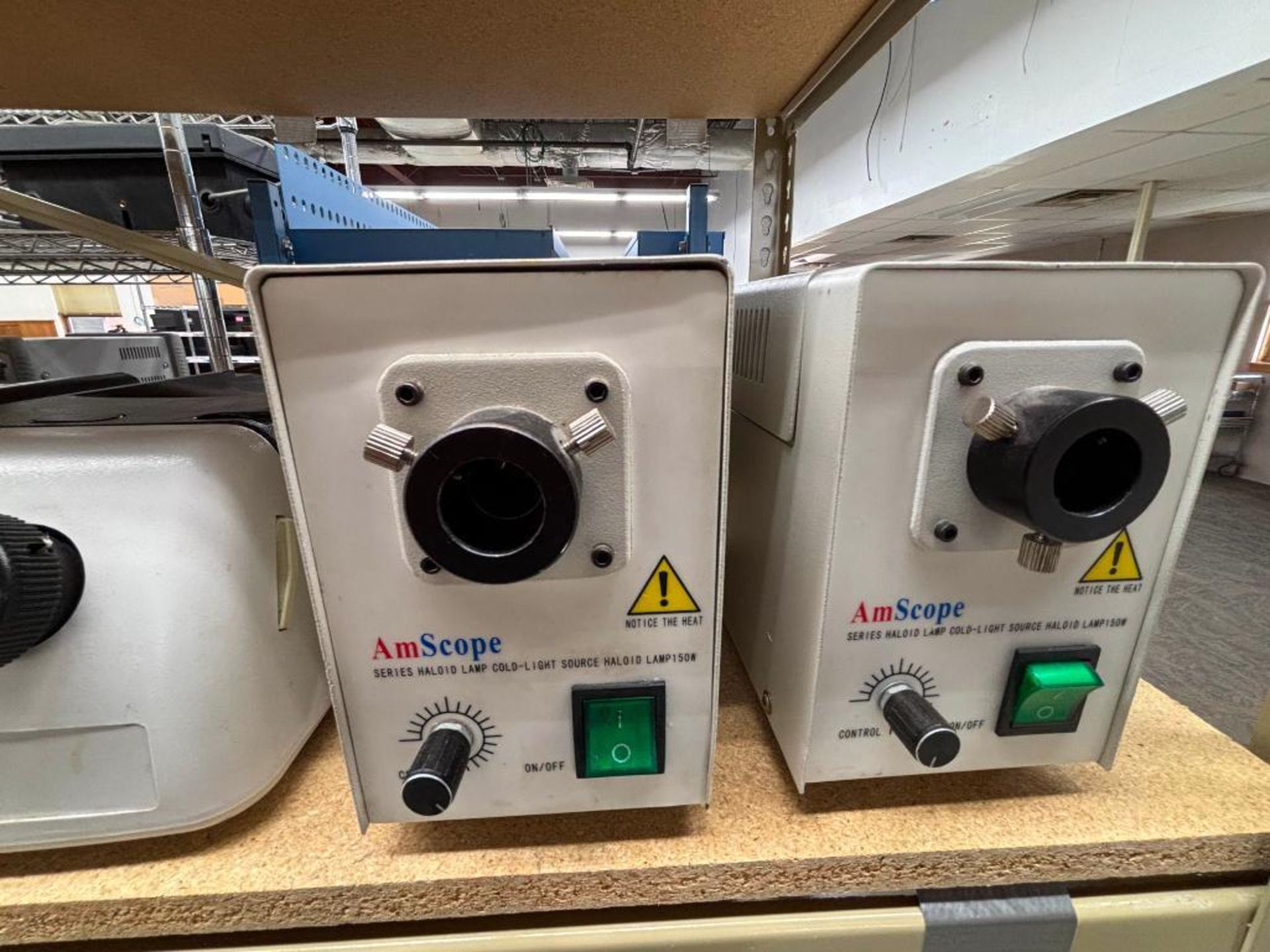 (2) AM Scopoe Lights, (3) Fiber Optic Illumiators, (One is Unused in Box), (18) Halogen Reflector La - Image 2 of 6
