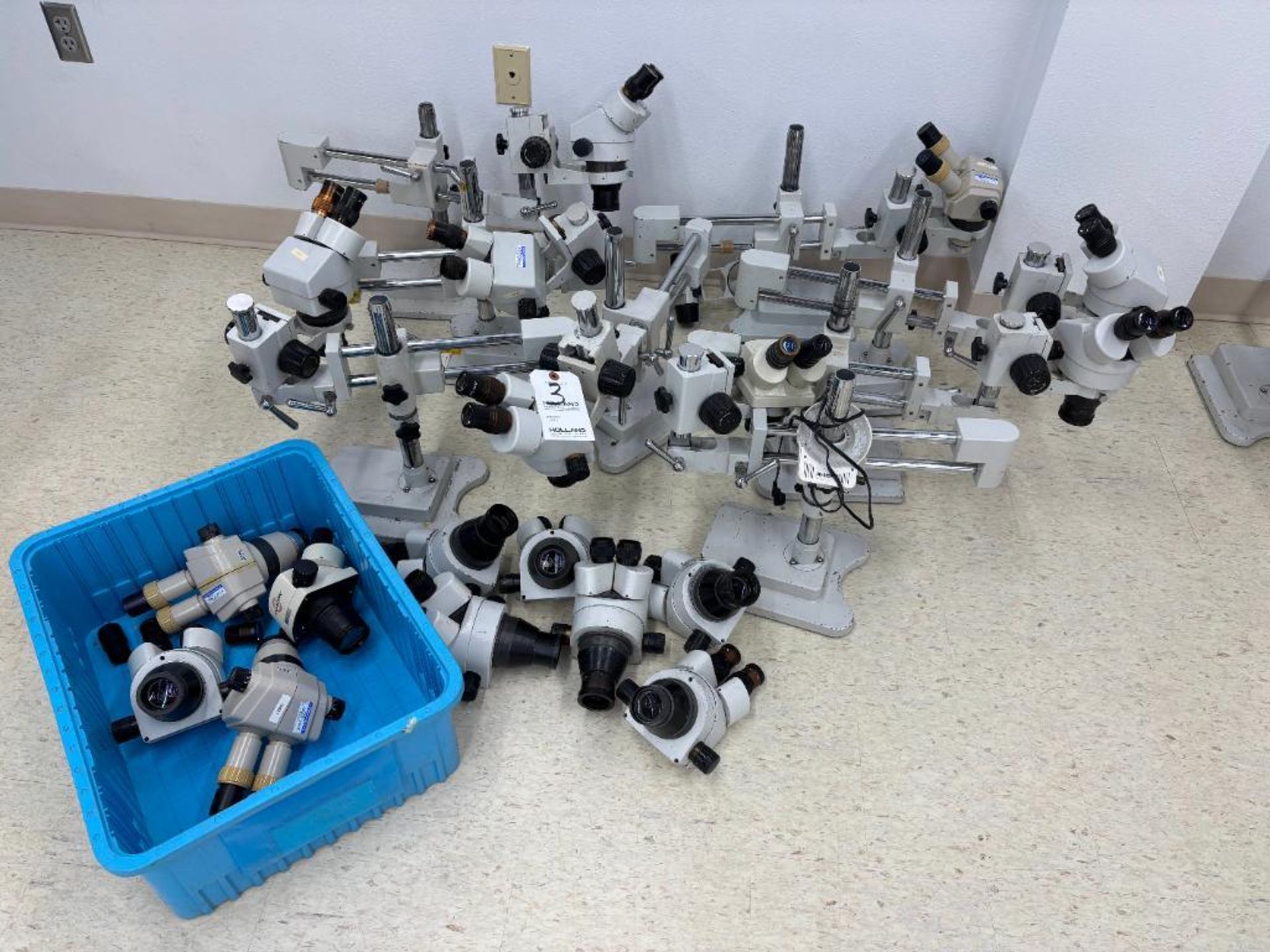 (8) Inspectin Scopes with Stands, (9) Inspection Scopes, No Stands, Some Eye Pieces Missing - Image 6 of 6