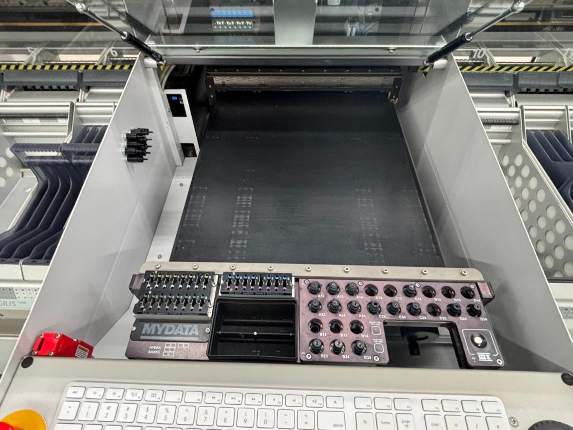 MYDATA MY100-14 Pick and Place Machine Model MY100LXe-14, Ser# 140300, Year 2011, 3 Phase, with (2) - Image 5 of 7