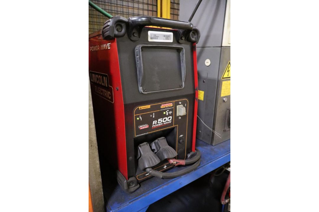 Lincoln R500 Powerwave 500 Amp Max Welding Power Source S/N U1160405819 - Image 1 of 2
