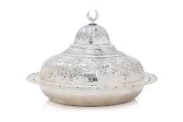 A STERLING SILVER SERVING DISH AND COVER