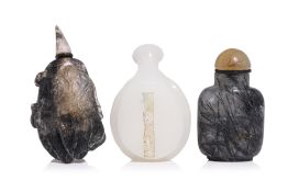 A GROUP OF THREE SNUFF BOTTLES