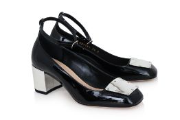 CHRISTIAN DIOR - A PAIR OF 'LA PARISIENNE' PUMPS
