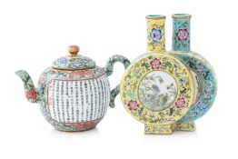 A FAMILLE ROSE CONJOINED MOON FLASK AND TEAPOT