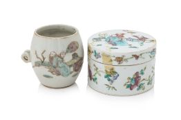A FAMILLE ROSE CIRCULAR BOX AND COVER AND A BIRD FEEDER