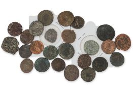 A GROUP OF ANCIENT BRONZE AND COPPER COINS (25)
