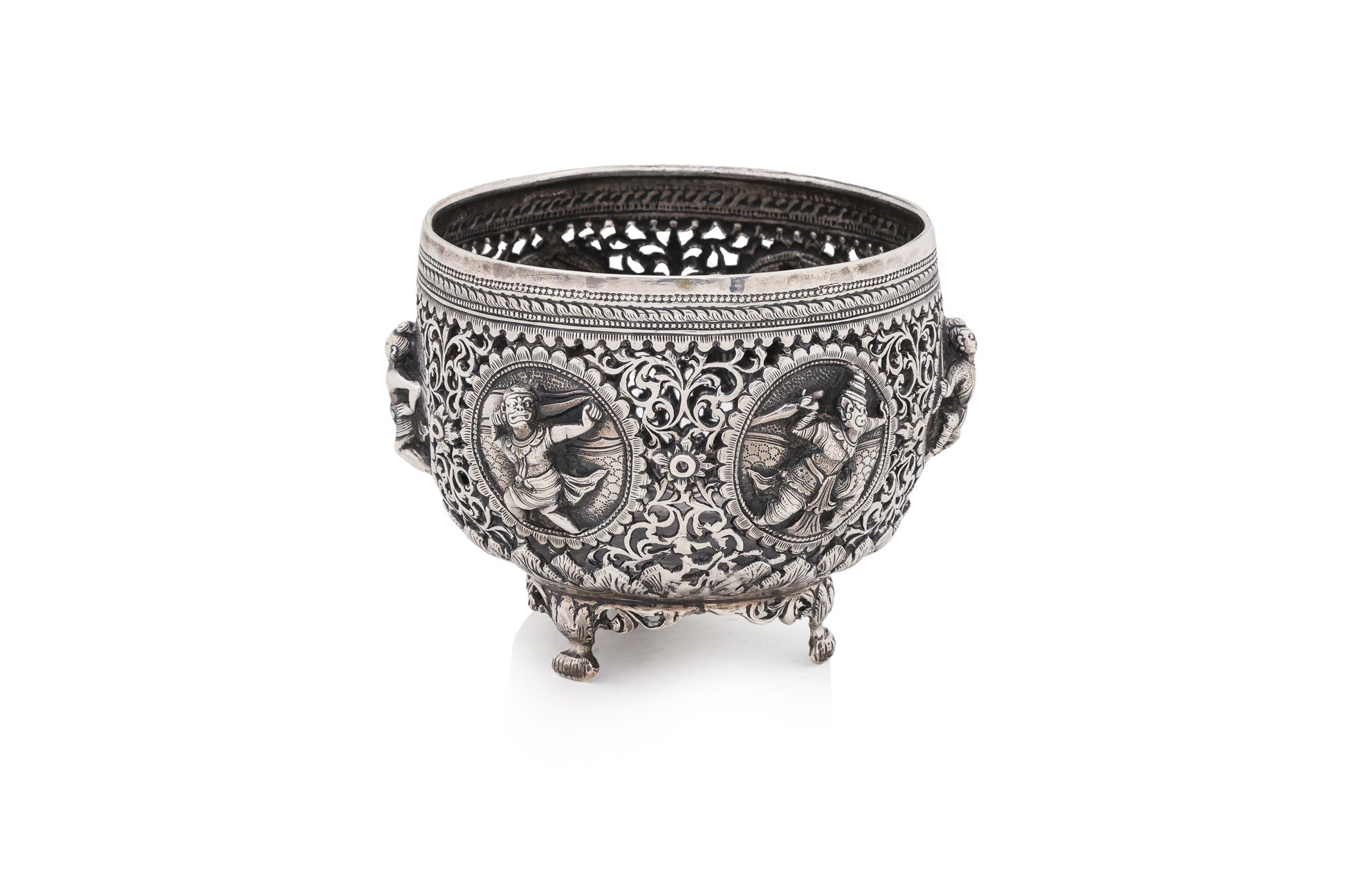A BURMESE PIERCED SILVER BOWL - Image 5 of 6