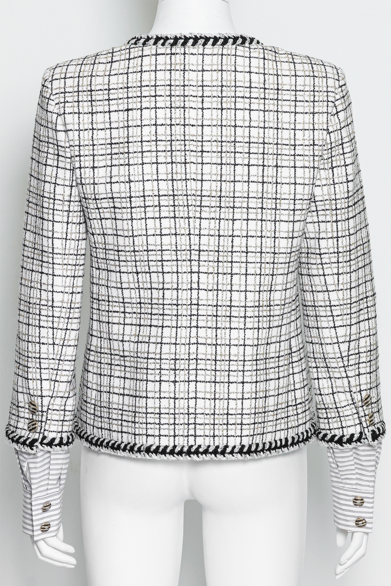 CHANEL - A 'FANTASY' TWEED PLUNGE NECK JACKET WITH CUFF INSERTS, RESORT 2024 LOOK 24 - Image 2 of 3