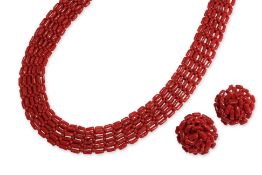 A RED CORAL BEAD NECKLACE AND EARRING SUITE