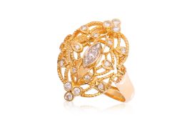 A DIAMOND 'FILIGREE' RING