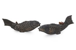 A PAIR OF JAPANESE CARVED WOOD JIZAI KAGI FISH DECORATIONS