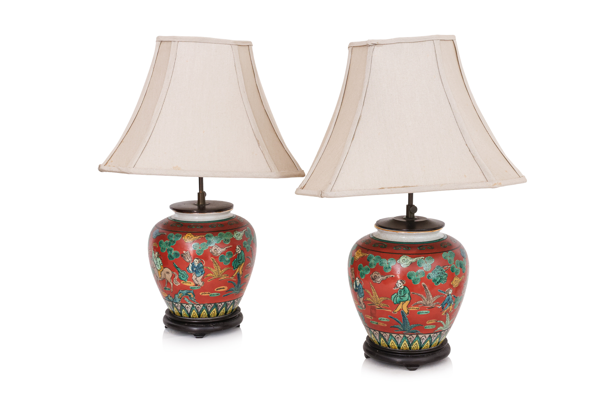 A PAIR OF JAPANESE KUTANI STYLE PORCELAIN TABLE LAMPS