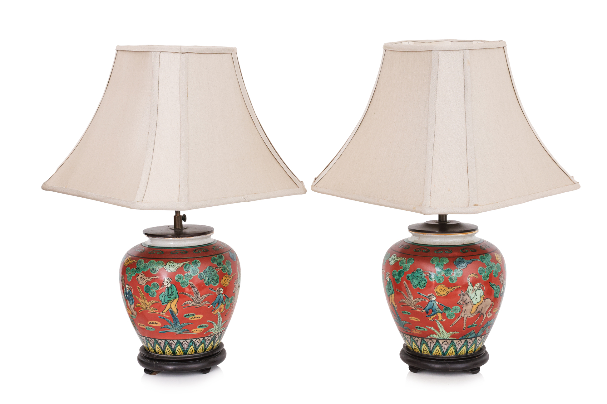 A PAIR OF JAPANESE KUTANI STYLE PORCELAIN TABLE LAMPS - Image 2 of 3