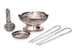 A GROUP OF FIVE SILVER ITEMS