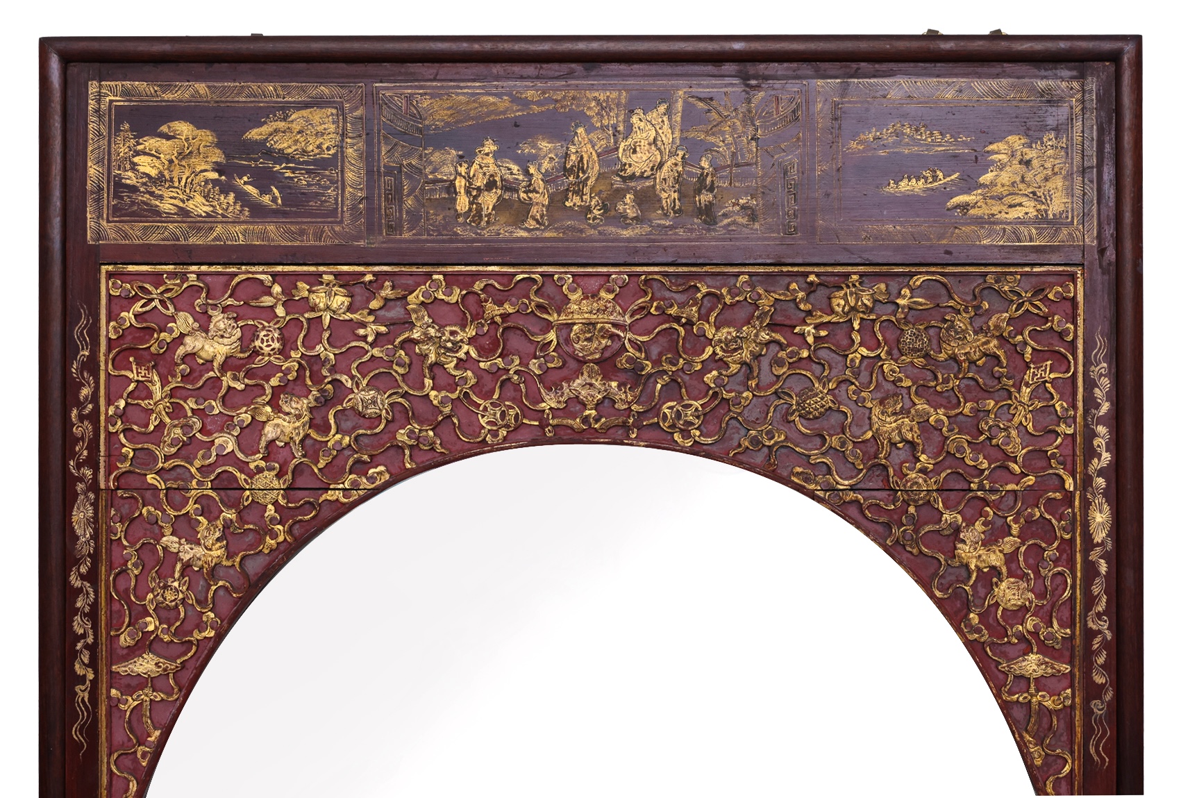 A LARGE CARVED AND GILT WOOD FRAMED WALL MIRROR - Image 2 of 2