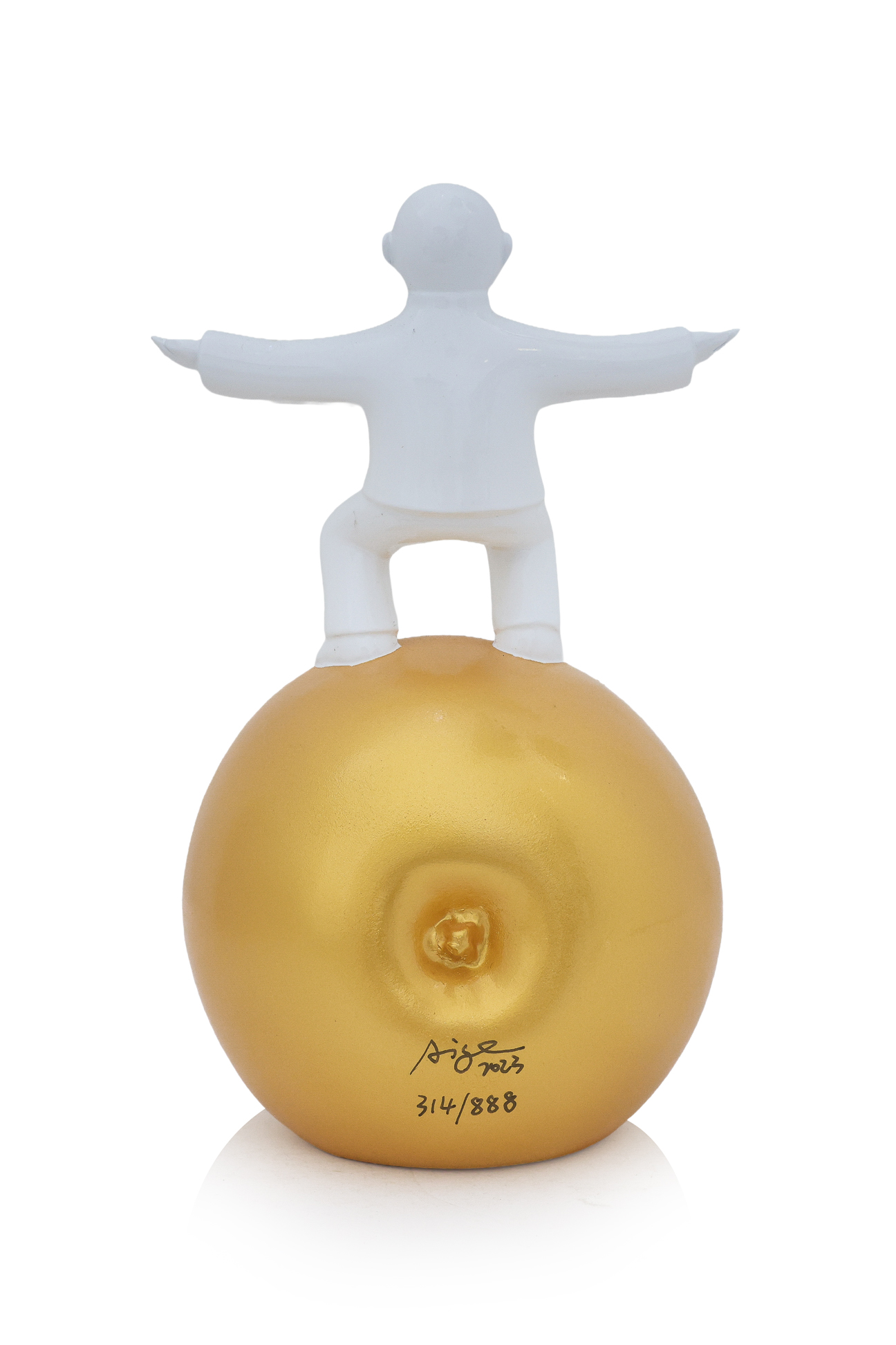XIE AIGE (CHINESE, B.1977) - GOLDEN APPLE SERIES - Image 3 of 12