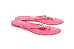 DIOR - A PAIR OF PINK LEATHER SANDALS WITH LOGO HARDWARE STRAPS