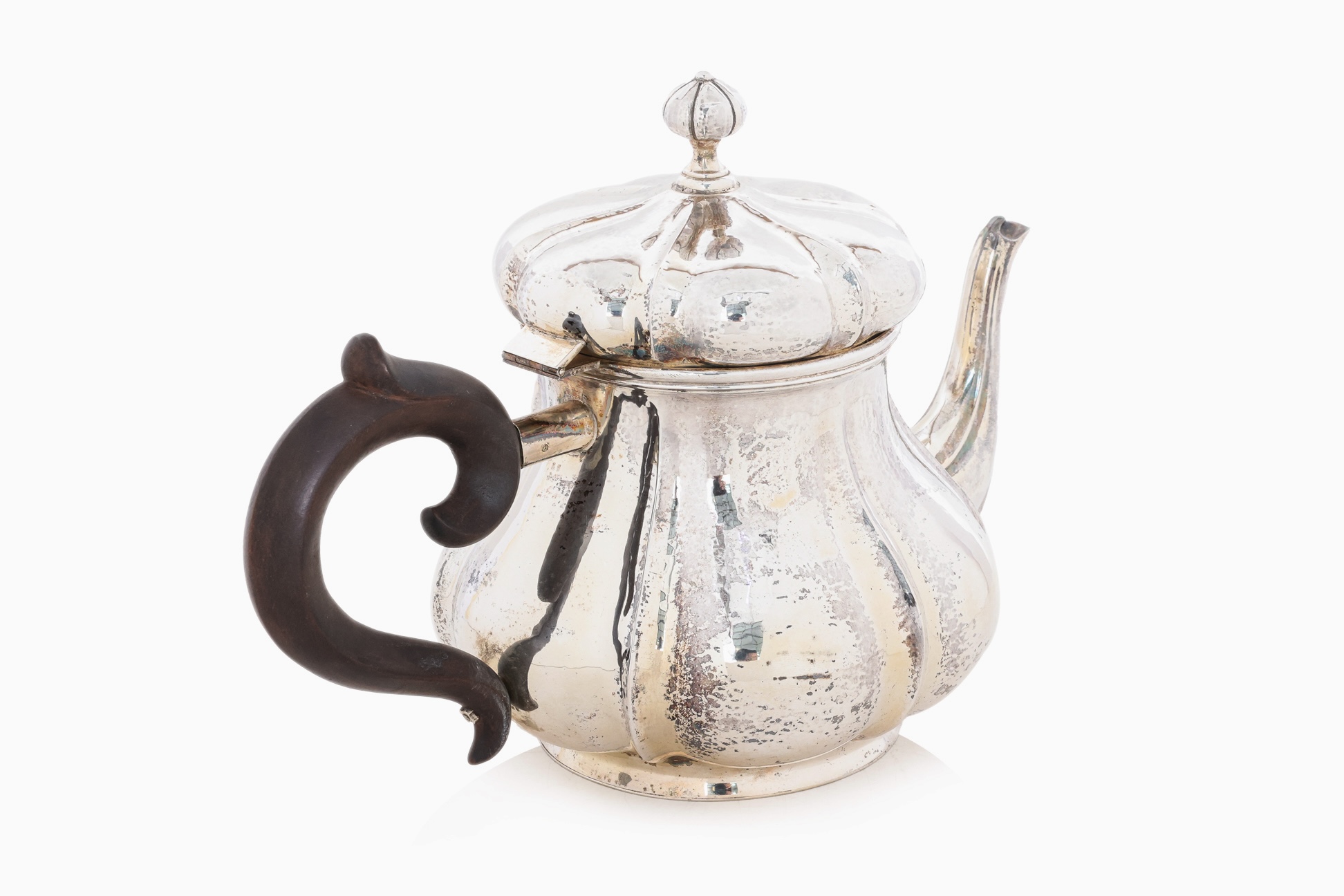 A LARGE ITALIAN SILVER TEAPOT - Image 2 of 4