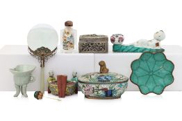 A GROUP OF EIGHT CHINESE ITEMS