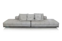 A MINOTTI CONTEMPORARY TWO PIECE LEATHER SOFA
