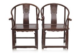 A PAIR OF JICHIMU HORSESHOE BACK ARMCHAIRS