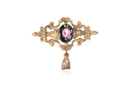 AN ANTIQUE BROOCH