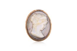 A SHELL CAMEO PENDANT/BROOCH