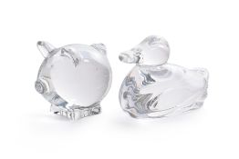 A BACCARAT CRYSTAL MODEL OF A PIG AND AN ATLANTIS MODEL OF A DUCK