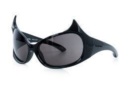 BALENCIAGA - A PAIR OF 'GOTHAM' CAT EYE SUNGLASSES