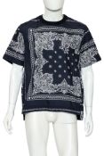 SACAI - A NAVY AND WHITE BANDANA PRINT T-SHIRT