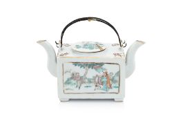 A DOUBLE-SPOUTED FAMILLE ROSE PORCELAIN TEAPOT