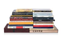 A GROUP OF HARDCOVER BOOKS ON CHINESE PAINTINGS