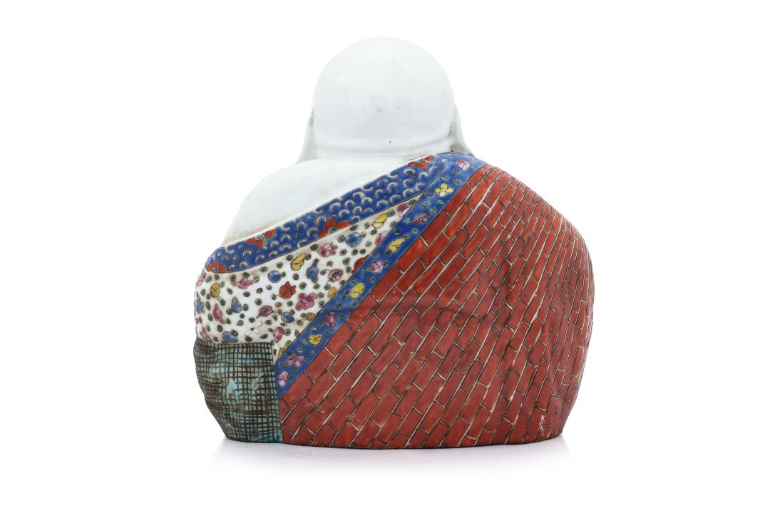 A FAMILLE ROSE FIGURE OF BUDAI - Image 3 of 5