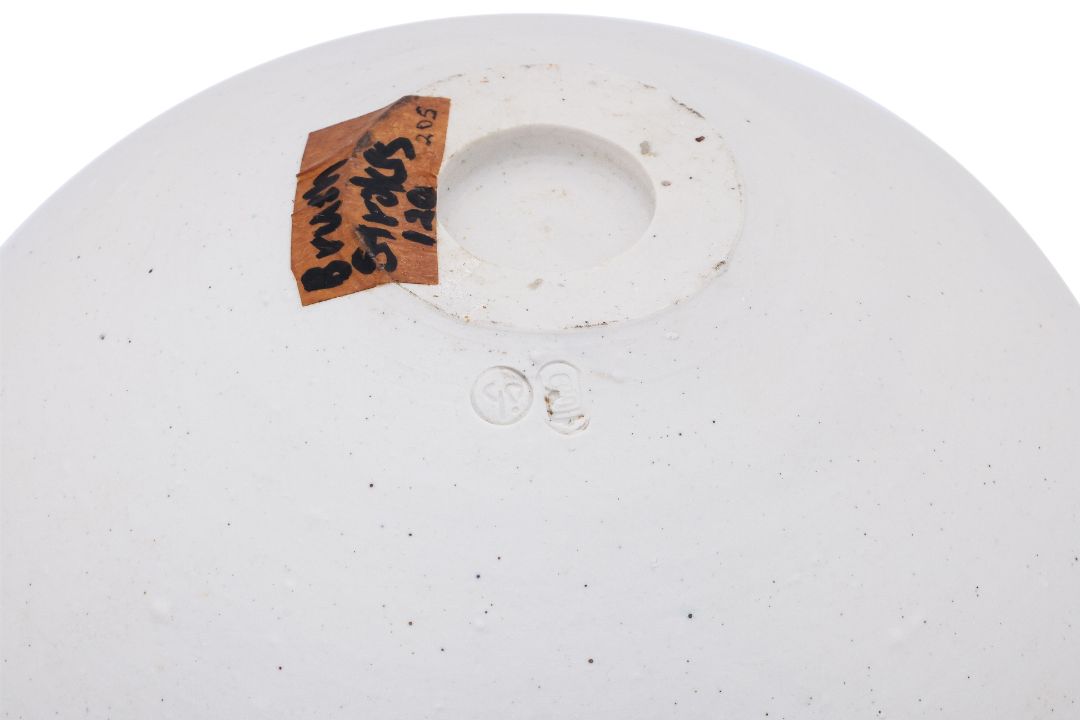 ISKANDAR JALIL (SINGAPOREAN, B.1940) - POTTERY VASE - Image 6 of 6