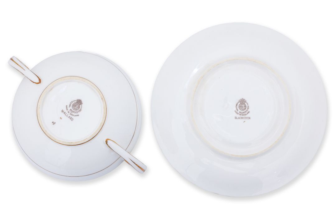 A SET OF SIX ROYAL WORCESTER 'GAME BIRDS' PORCELAIN SOUP COUPES AND SAUCERS (6) - Image 4 of 6