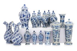 A GROUP OF BLUE AND WHITE EXPORT PORCELAIN STYLE VASES AND JARS