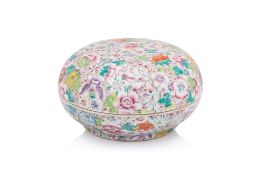 A LARGE FAMILLE ROSE MILLE-FLEURS CIRCULAR BOX AND COVER