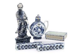A GROUP OF FIVE BLUE AND WHITE PORCELAIN OBJECTS