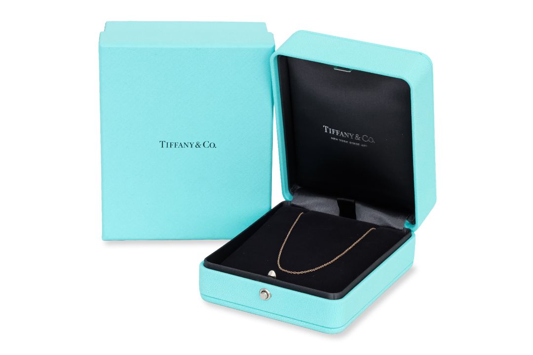 A GOLD NECKLACE BY TIFFANY & CO. - Image 1 of 4