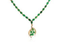 A GLASS IMITATION NECKLACE
