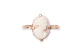 A SHELL CAMEO RING