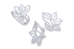 A DIAMOND 'FLORAL' EARRING AND RING SET